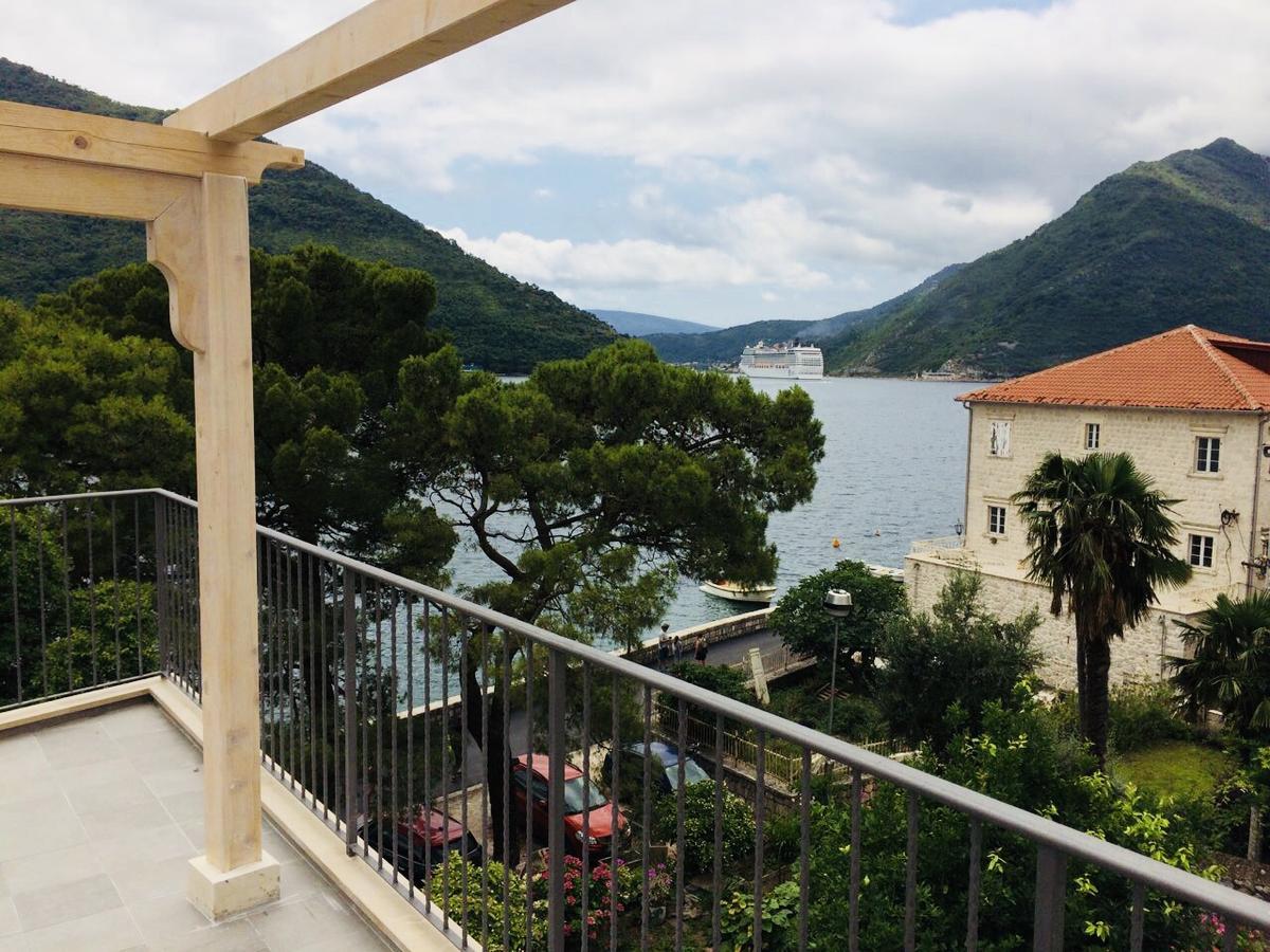 Sunny Port Apartment & Rooms Perast Exterior photo